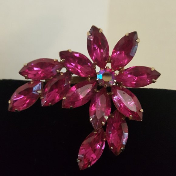 Vintage Raspberry Brooch and earring set - Picture 4 of 8